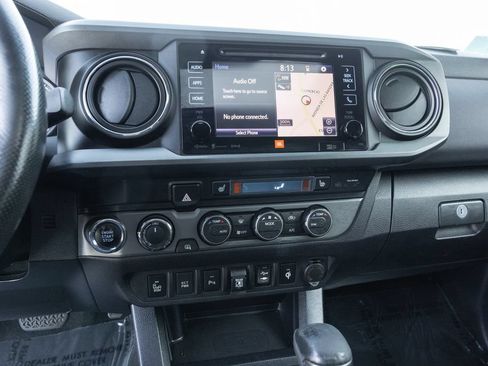 Used 2019 Toyota Tacoma TRD Off-Road AWD/4WD image 18