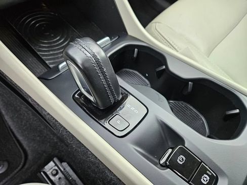 Used 2019 Volvo XC40 T5 Momentum AWD/4WD image 28