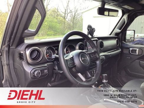 Used 2023 Jeep Gladiator Sport AWD/4WD image 19