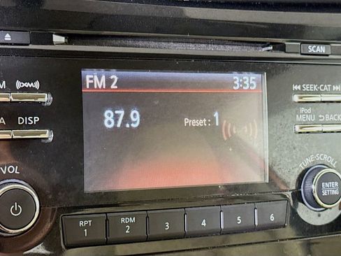 Used 2017 Nissan Rogue AWD image 5