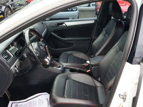 Used 2013 Volkswagen Jetta GLI Autobahn FWD image 12