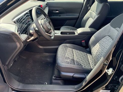 New 2026 Nissan Kicks SV w/ Cold Weather Package FWD image 10