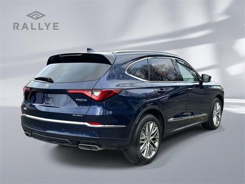 Used 2023 Acura MDX SH-AWD w/ Advance Package image 3