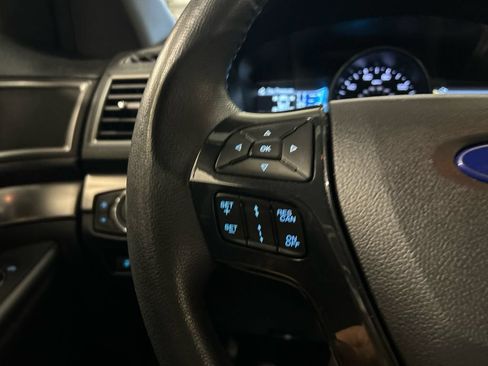 Used 2018 Ford Explorer XLT w/ Equipment Group 202A AWD/4WD image 19