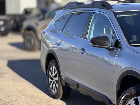 Used 2021 Subaru Outback 2.5i image 5