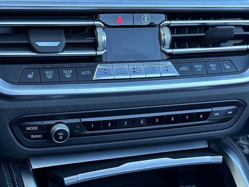 Used 2023 BMW M440i Convertible w/ Premium Package image 22