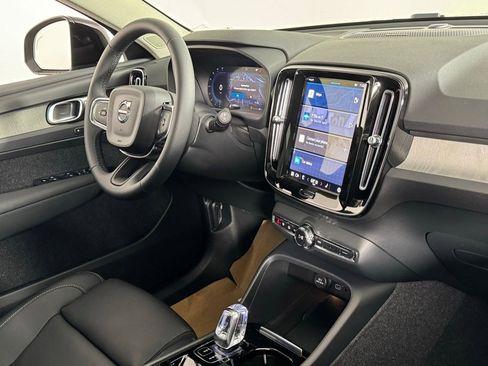 New 2025 Volvo XC40 B5 Ultra w/ Protection Package Premier image 8