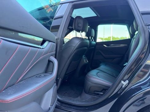 Used 2022 Maserati Levante Modena AWD/4WD image 6