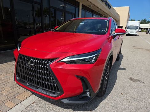 Used 2024 Lexus NX 250 FWD image 3