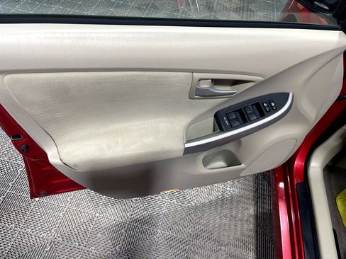 Used 2011 Toyota Prius Three image 24