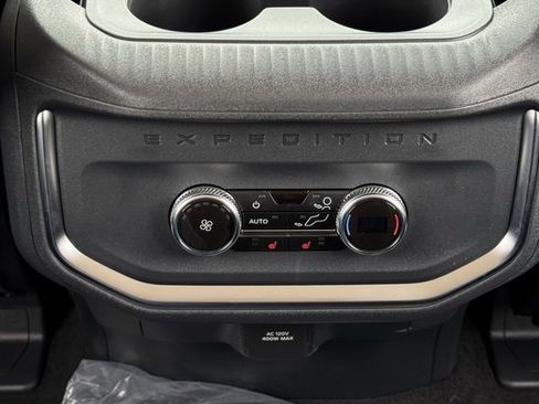 New 2025 Ford Expedition Max Platinum w/ Driver's Package image 29
