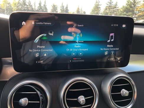 Used 2022 Mercedes-Benz GLC 300 4MATIC w/ Premium Package Lite image 25