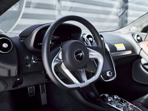 Used 2025 McLaren GTS image 35