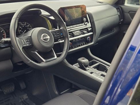 Used 2025 Nissan Pathfinder SV FWD image 26