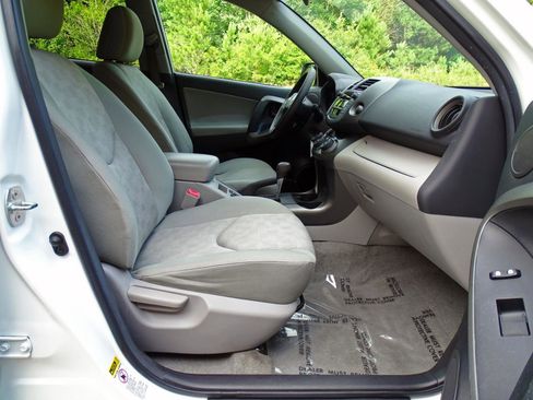 Used 2010 Toyota RAV4 4WD V6 image 26