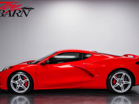 Used 2020 Chevrolet Corvette Stingray Preferred Cpe w/ 2LT Preferred Equipment Group RWD image 10