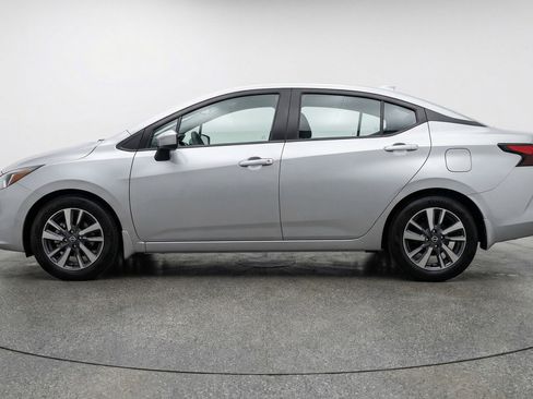 Used 2025 Nissan Versa SV FWD image 5