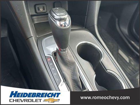 Used 2018 Chevrolet Equinox LT w/ Sun & Infotainment Package image 32