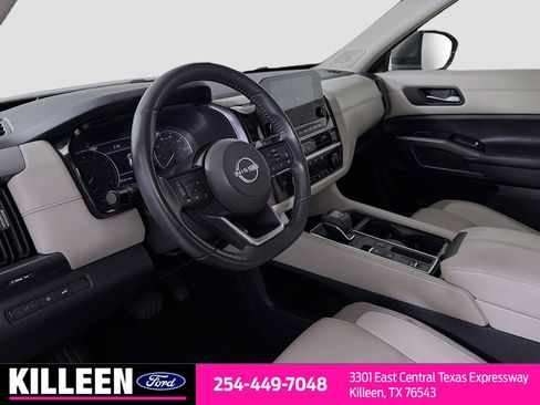 Used 2022 Nissan Pathfinder SL w/ SL Premium Package FWD image 10