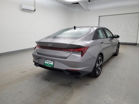 Used 2023 Hyundai Elantra SEL w/ Convenience Package image 9