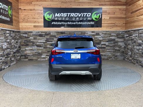 Used 2021 Kia Seltos LX image 8