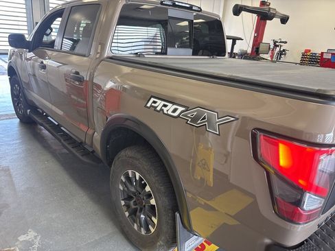 Used 2023 Nissan Titan PRO-4X w/ Pro-4x Convenience Package image 9