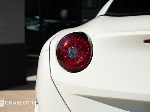 Used 2016 Ferrari California T image 13