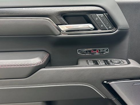 Used 2025 GMC Sierra 1500 AT4X image 12