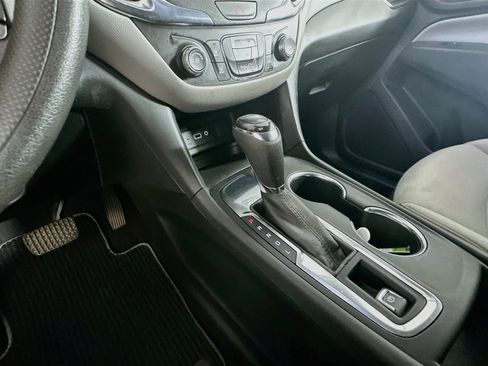 Used 2021 Chevrolet Equinox LS w/ LS Convenience Package FWD image 23