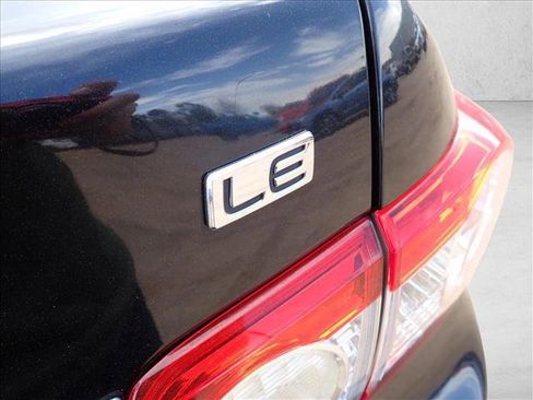 Used 2013 Toyota Corolla LE FWD image 3