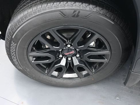 Used 2024 GMC Sierra 1500 Elevation image 19