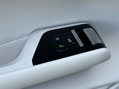 New 2025 Volvo EX90 Plus image 11