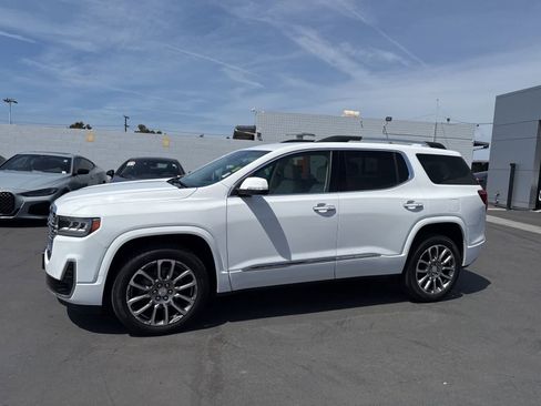 Used 2023 GMC Acadia Denali image 2