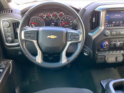 Used 2022 Chevrolet Silverado 1500 LT AWD/4WD image 7
