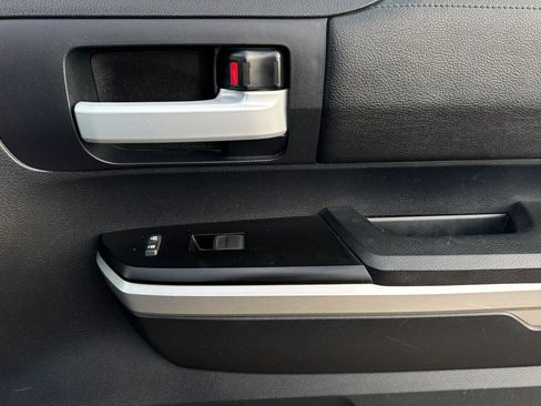 Used 2016 Toyota Tundra SR5 image 17