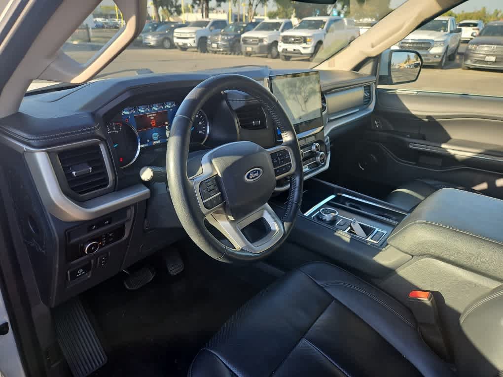 Used 2023 Ford Expedition XLT RWD image 15