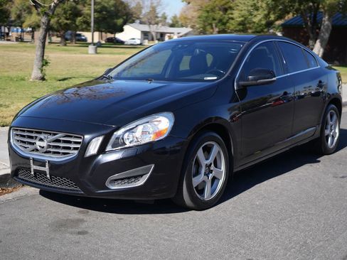 Used 2012 Volvo S60 T5 image 1