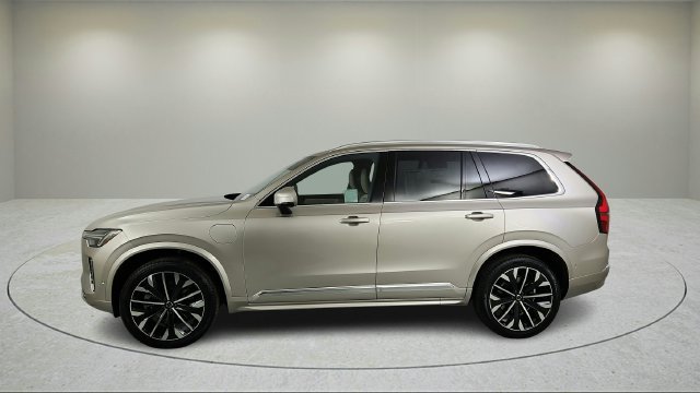 New 2026 Volvo XC90 T8 Plus w/ Protection Package Premier AWD/4WD image 7