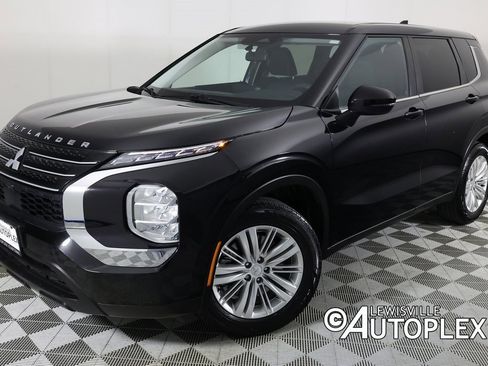 Used 2024 Mitsubishi Outlander ES image 1