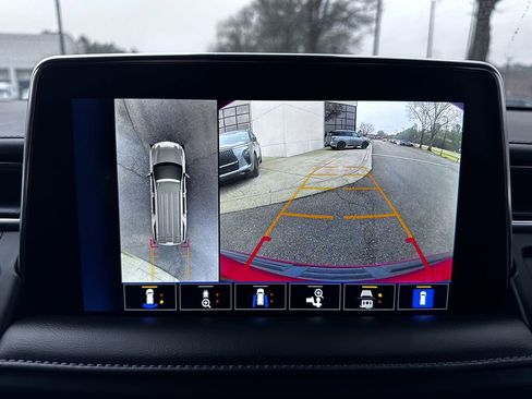 Used 2023 Chevrolet Tahoe Z71 w/ Off-Road Capability Package image 10