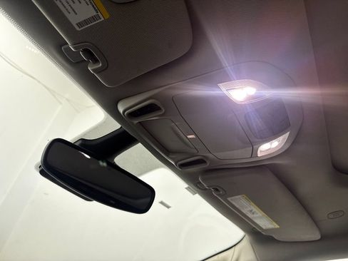 Used 2024 Chrysler Pacifica Limited FWD image 31