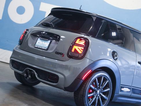 Used 2017 MINI Cooper S image 23