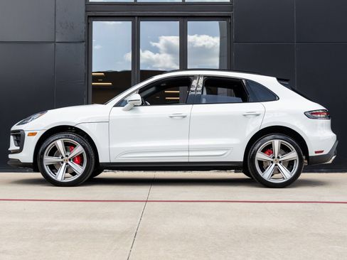 Certified 2026 Porsche Macan S AWD/4WD image 2