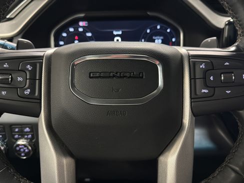 Used 2024 GMC Sierra 1500 Denali w/ Technology Package AWD/4WD image 16