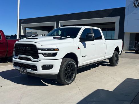 New 2026 RAM 2500 Laramie AWD/4WD image 2
