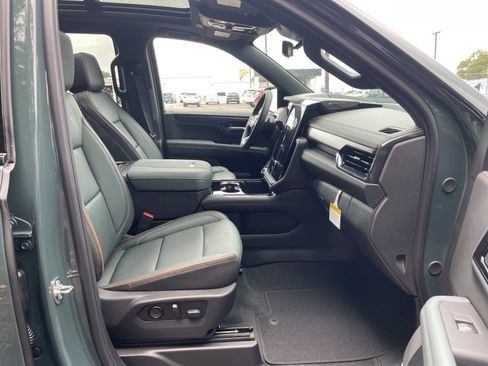 New 2026 GMC Yukon AT4 w/ AT4 Premium Package AWD/4WD image 41