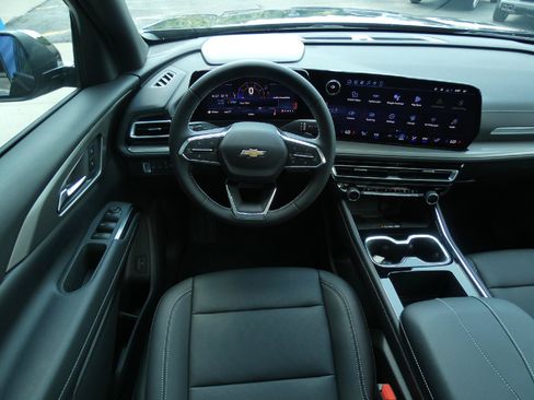 New 2026 Chevrolet Traverse LT w/ Sun and Wheel Package AWD/4WD image 14