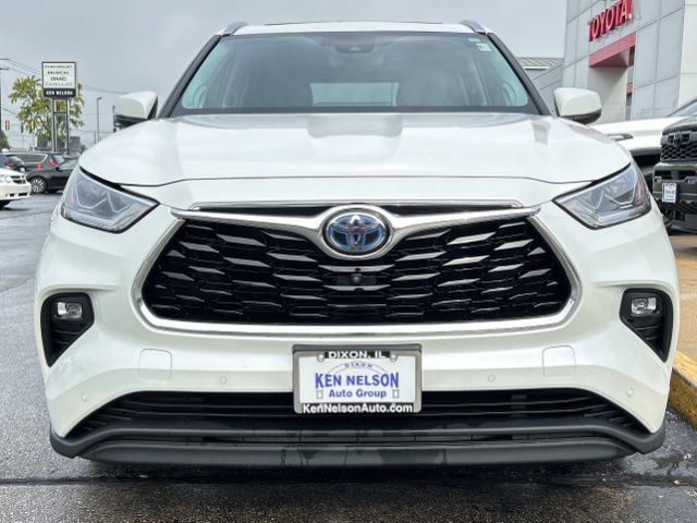 Used 2021 Toyota Highlander Limited AWD/4WD image 2