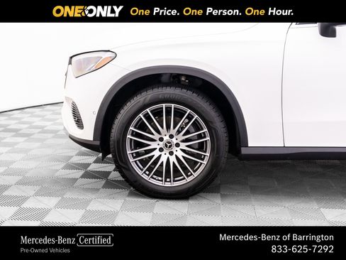 Used 2025 Mercedes-Benz GLC 300 4MATIC image 35