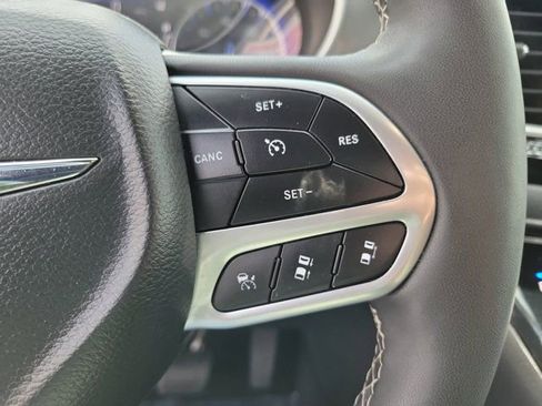 Used 2025 Chrysler Pacifica Select FWD image 21